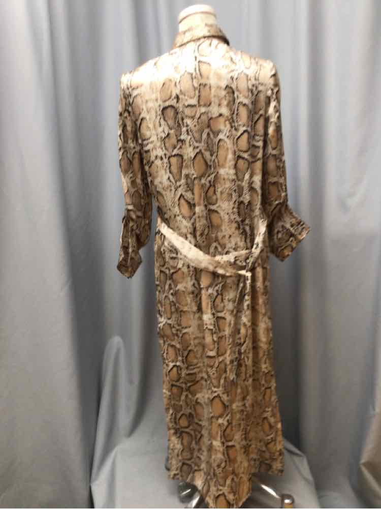 BB DAKOTA SIZE MEDIUM Ladies DRESS