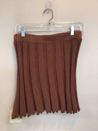 FREE-EST SIZE MEDIUM Ladies SKIRT