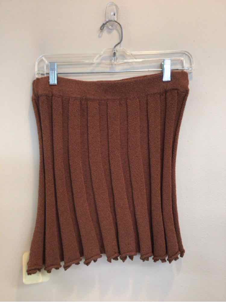 FREE-EST SIZE MEDIUM Ladies SKIRT