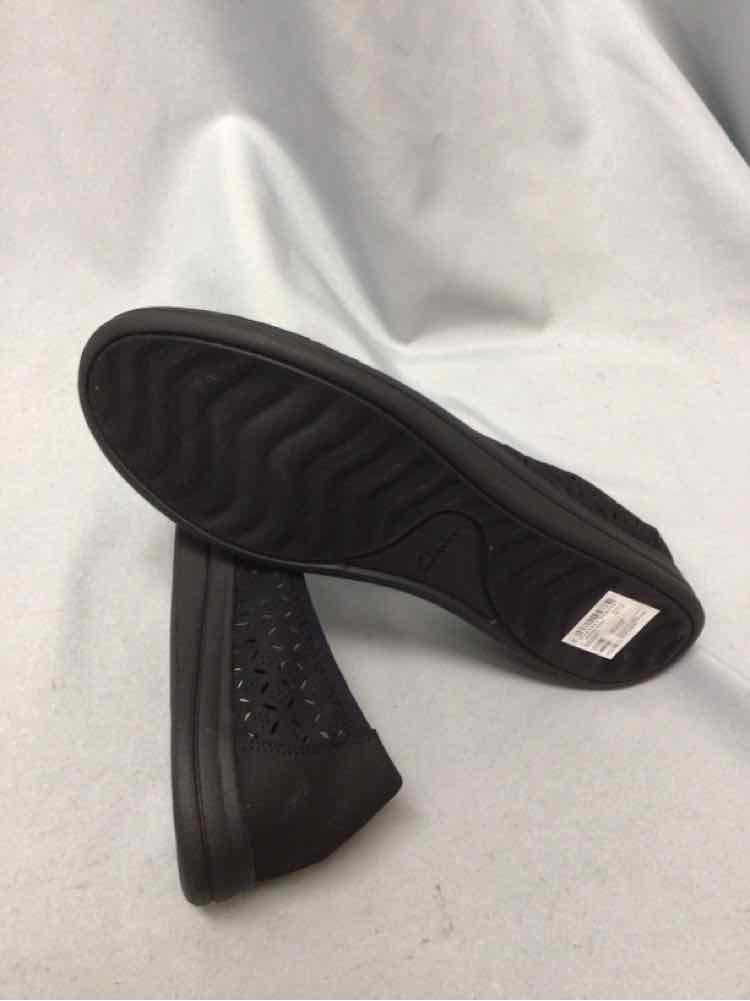 CLARKS SIZE 11 Ladies SHOES