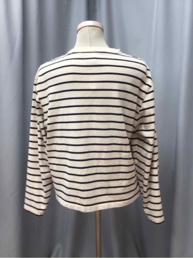 ABERCROMBIE & FITCH SIZE MEDIUM Ladies TOP