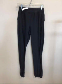 LULULEMON SIZE 4 Ladies EXERCISE