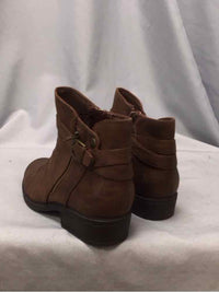 BARETRAPS SIZE 9 Ladies SHOES