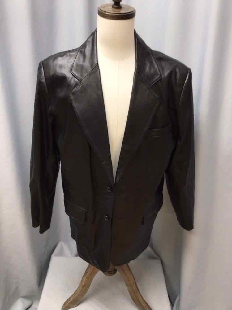 SIZE LARGE ROUNDTREE& YORKE Men's COATS