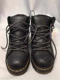 DOC MARTENS SIZE 8 Ladies SHOES